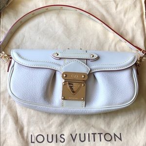 Louis Vuitton Leather clutch
